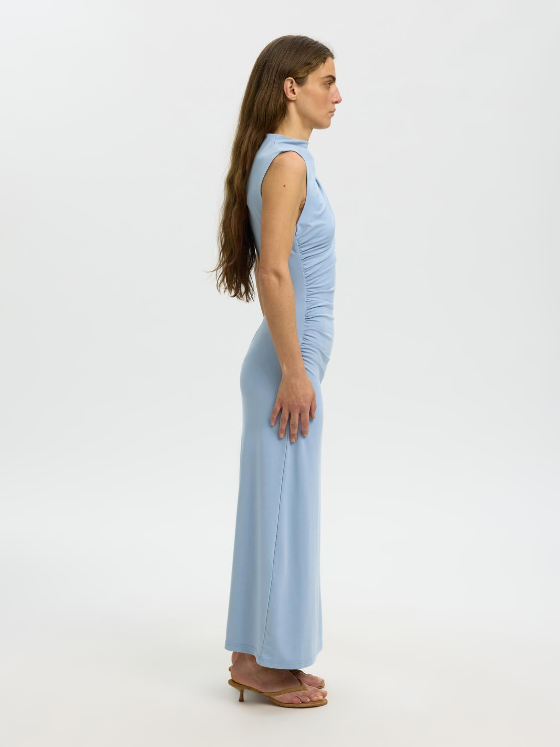 model_shot-creative